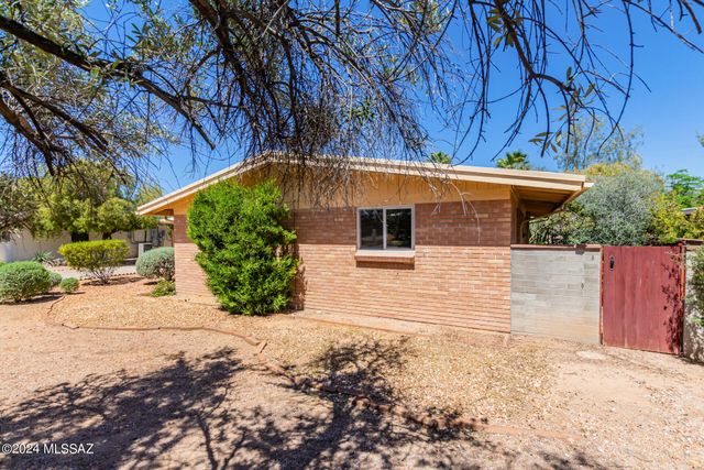 5255 E Baker Street, Tucson, AZ 85711