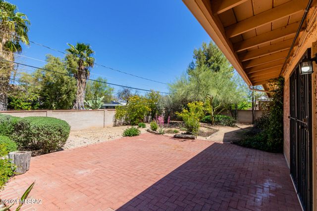 5255 E Baker Street, Tucson, AZ 85711