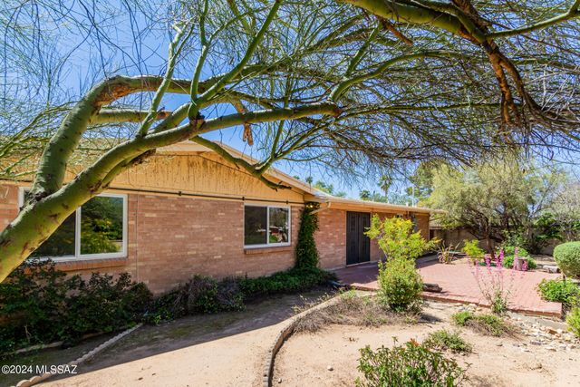 5255 E Baker Street, Tucson, AZ 85711