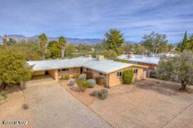 5255 E Baker Street, Tucson, AZ 85711