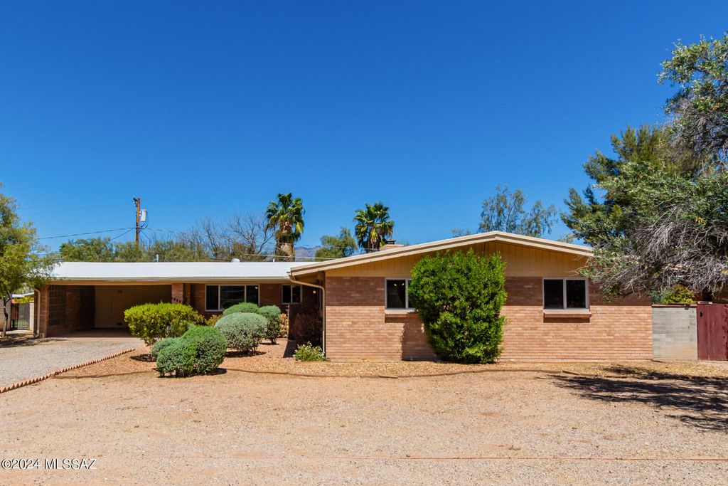 5255 E Baker Street, Tucson, AZ 85711