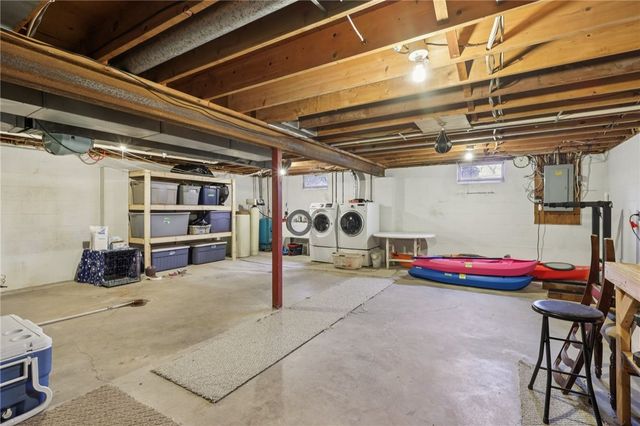 2935 Glenda Dr., Scott Twp, PA 16101