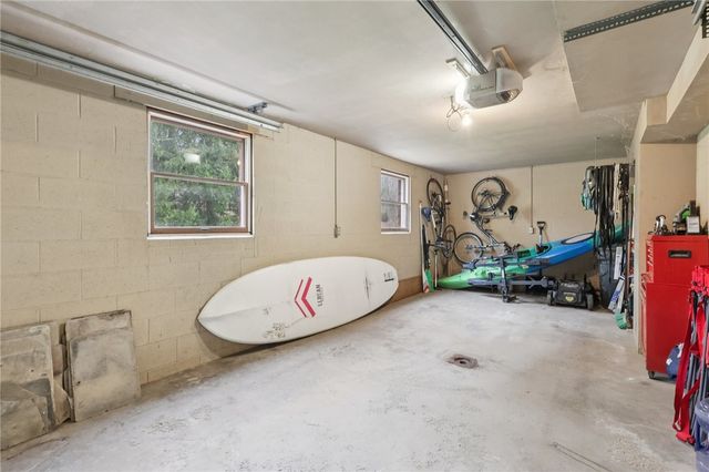 2935 Glenda Dr., Scott Twp, PA 16101