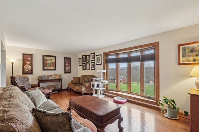 2935 Glenda Dr., Scott Twp, PA 16101