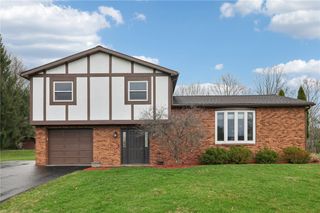 2935 Glenda Dr., Scott Twp, PA 16101