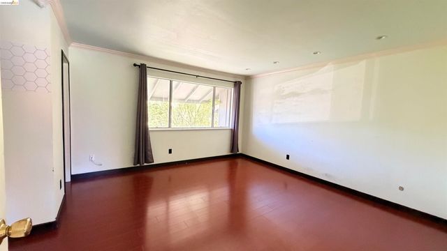 206 Park Ln, Richmond, CA 94803