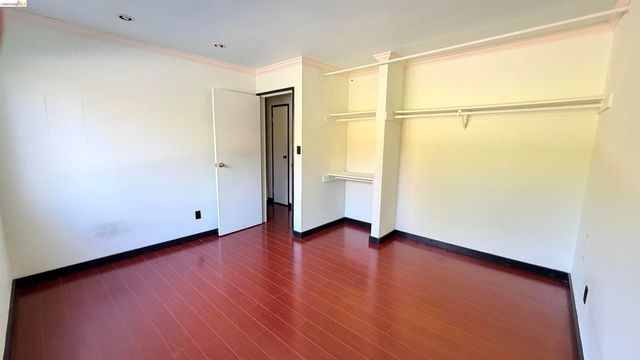 206 Park Ln, Richmond, CA 94803