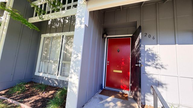 206 Park Ln, Richmond, CA 94803
