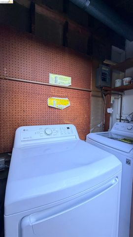 206 Park Ln, Richmond, CA 94803