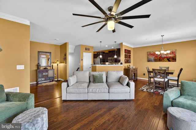 42553 SUNSET RIDGE SQ, Ashburn, VA 20148