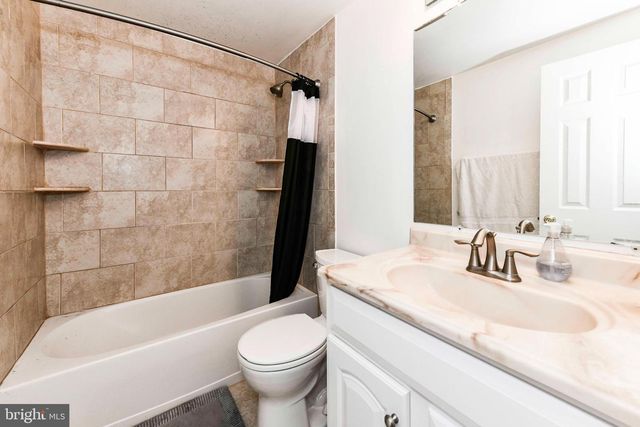 60 BENTON CT, Sterling, VA 20165