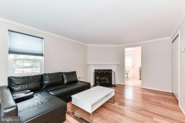 60 BENTON CT, Sterling, VA 20165