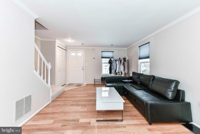 60 BENTON CT, Sterling, VA 20165