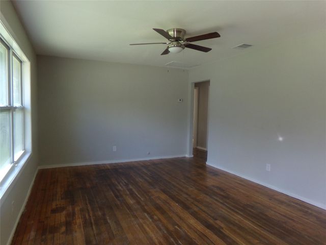 414 Gardenia Street, Lake Jackson, TX 77566