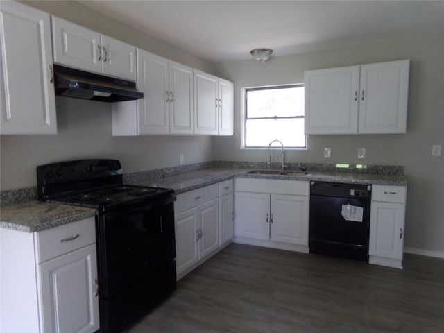 414 Gardenia Street, Lake Jackson, TX 77566