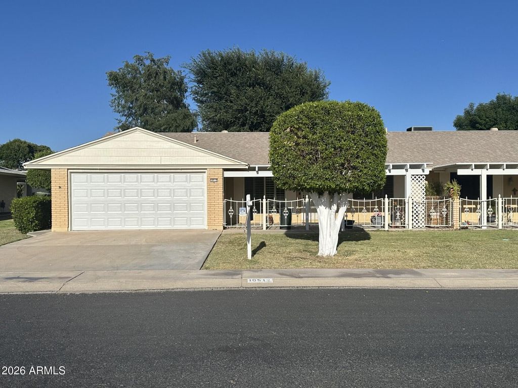 Image 1 of property listing at 10512 W EL CAPITAN Circle, Sun City, AZ 85351