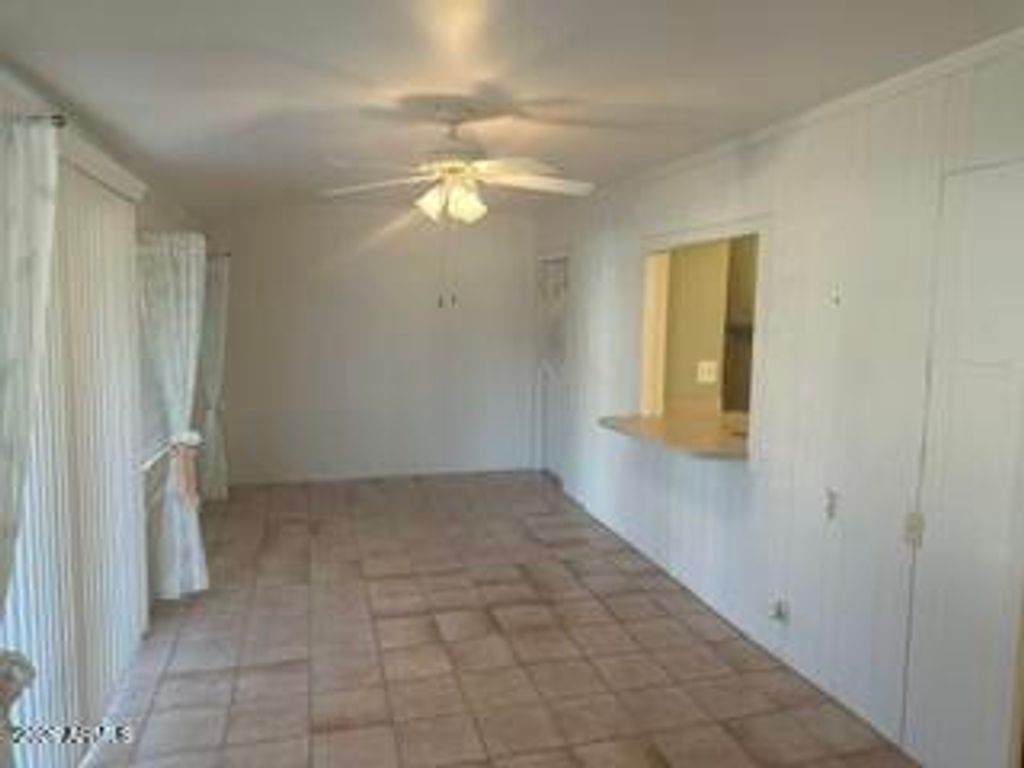Image 30 of property listing at 10512 W EL CAPITAN Circle, Sun City, AZ 85351