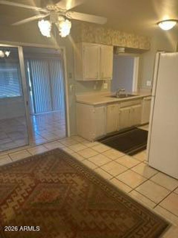 Image 5 of property listing at 10512 W EL CAPITAN Circle, Sun City, AZ 85351