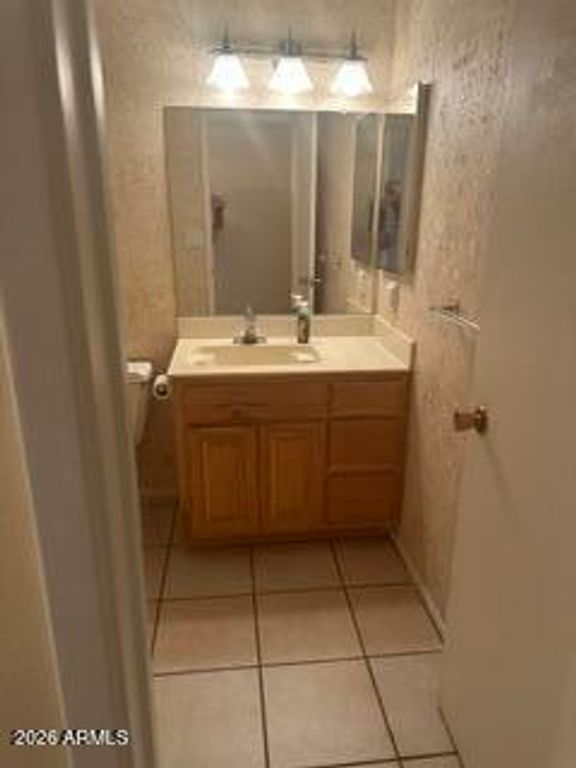 Image 8 of property listing at 10512 W EL CAPITAN Circle, Sun City, AZ 85351