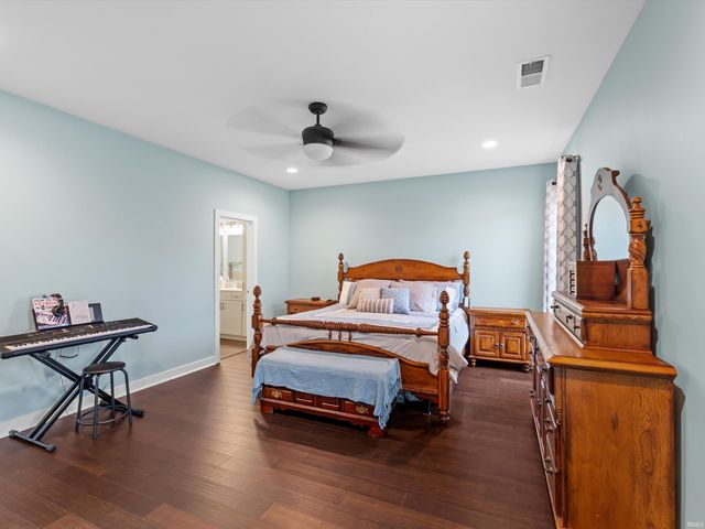 5540 Brompton Drive, Newburgh, IN 47630