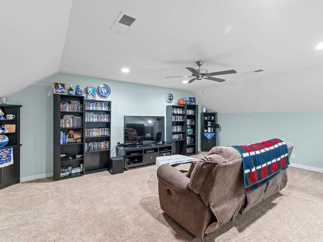 5540 Brompton Drive, Newburgh, IN 47630