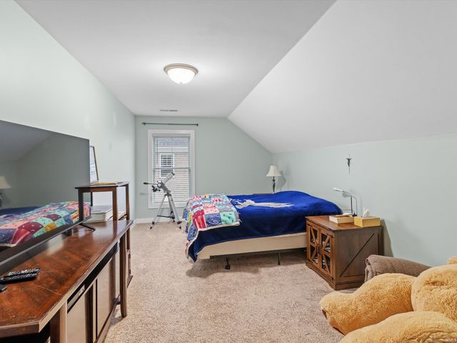 5540 Brompton Drive, Newburgh, IN 47630