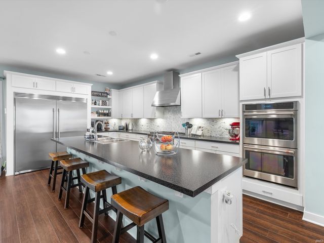 5540 Brompton Drive, Newburgh, IN 47630