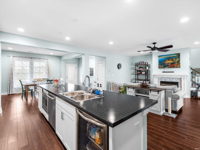 5540 Brompton Drive, Newburgh, IN 47630