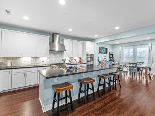 5540 Brompton Drive, Newburgh, IN 47630