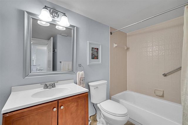 2521 NW 104th Avenue 402, Sunrise, FL 33322