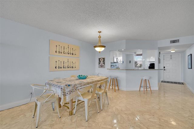 2521 NW 104th Avenue 402, Sunrise, FL 33322