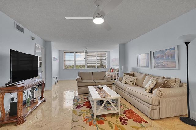 2521 NW 104th Avenue 402, Sunrise, FL 33322