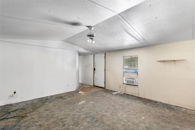 750 County Road 6471, Dayton, TX 77535