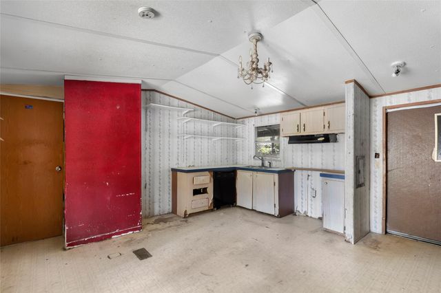750 County Road 6471, Dayton, TX 77535