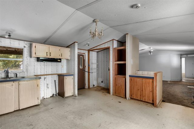750 County Road 6471, Dayton, TX 77535