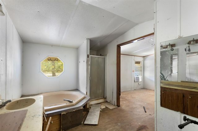 750 County Road 6471, Dayton, TX 77535