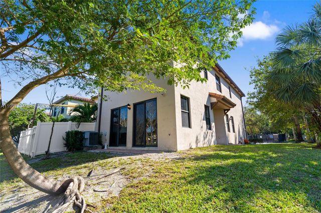 5701 NW 47th Ave, Tamarac, FL 33319