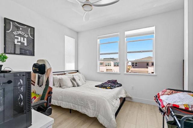 3483 Mulholland Dr, Lathrop, CA 95330