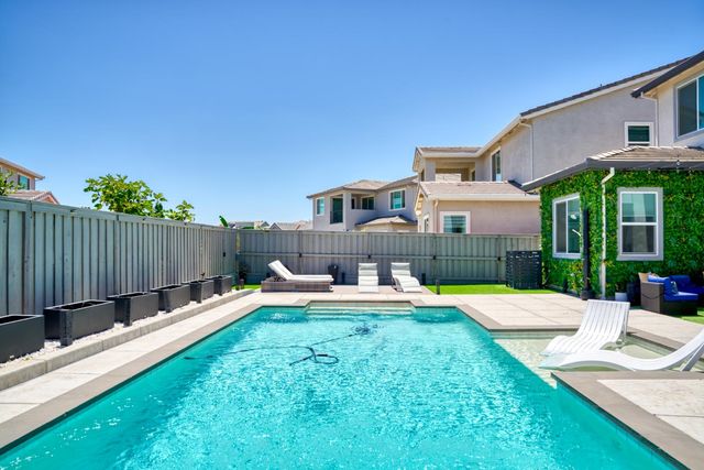 3483 Mulholland Dr, Lathrop, CA 95330