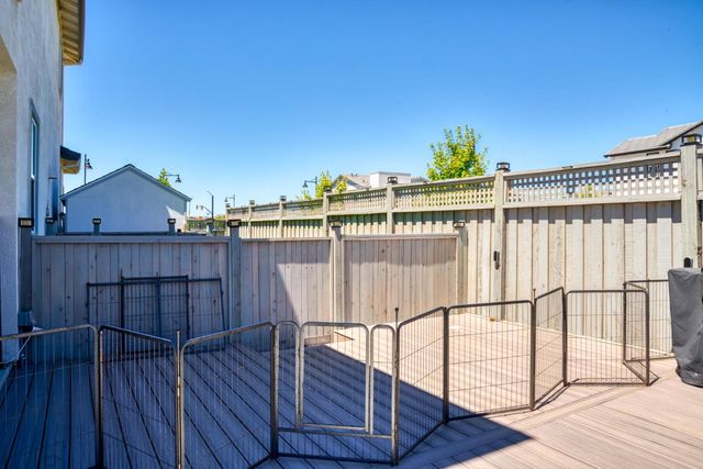 3483 Mulholland Dr, Lathrop, CA 95330