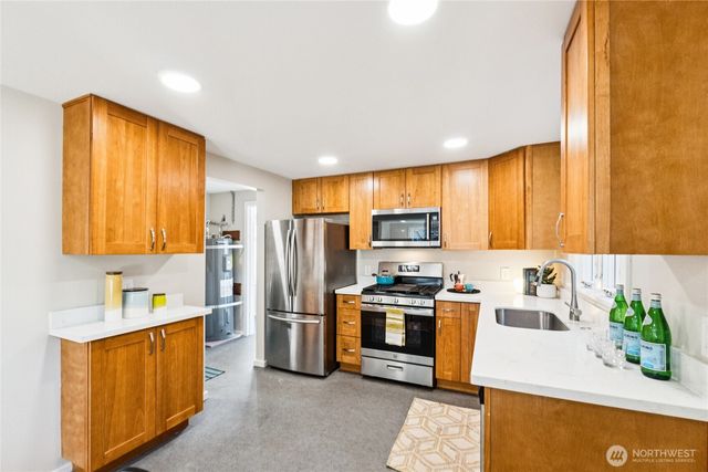 9059 3rd Avenue NW, Seattle, WA 98117