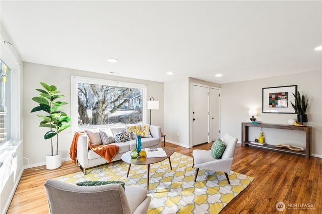 9059 3rd Avenue NW, Seattle, WA 98117