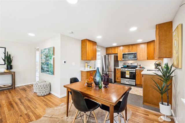 9059 3rd Avenue NW, Seattle, WA 98117