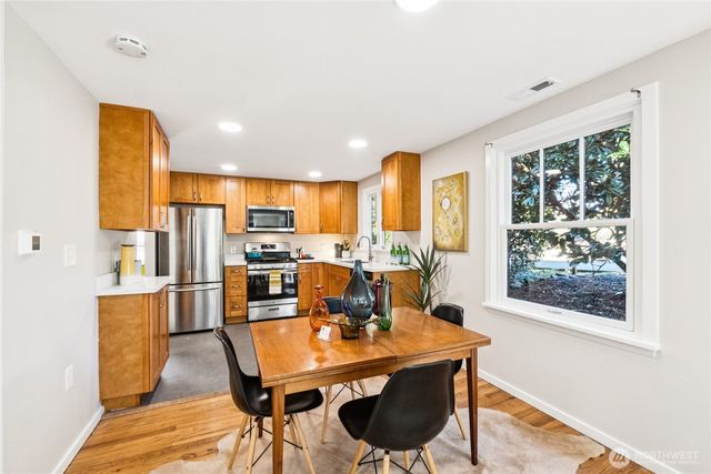 9059 3rd Avenue NW, Seattle, WA 98117