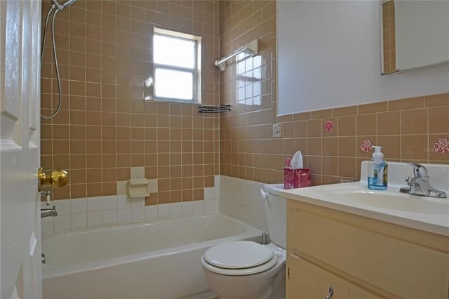 620 PENT STREET, Tarpon Springs, FL 34689