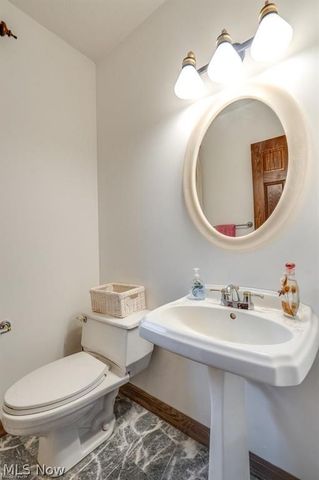 4700 Barnsleigh Drive, Bath, OH 44333