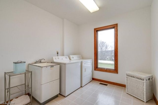 4700 Barnsleigh Drive, Bath, OH 44333