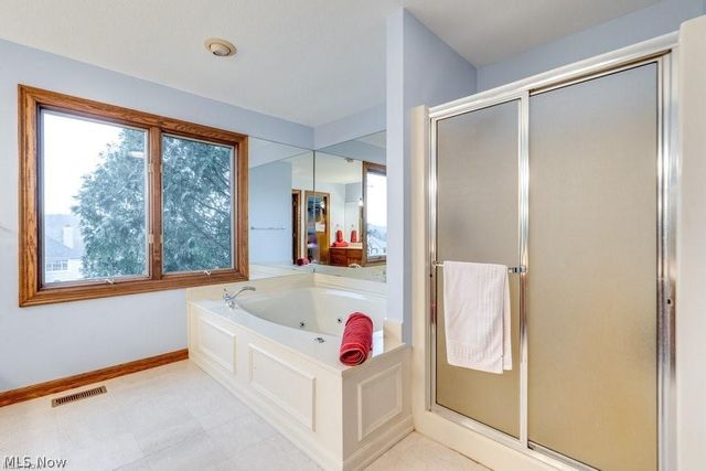 4700 Barnsleigh Drive, Bath, OH 44333