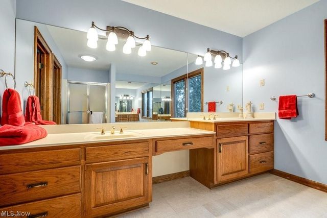 4700 Barnsleigh Drive, Bath, OH 44333