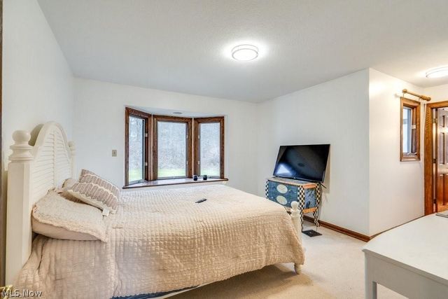 4700 Barnsleigh Drive, Bath, OH 44333